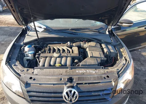 2015 Volkswagen Passat 3.6L V6 Sel Premium z USA, uszkodzony, nr VIN 1VWCM7A39FC002496